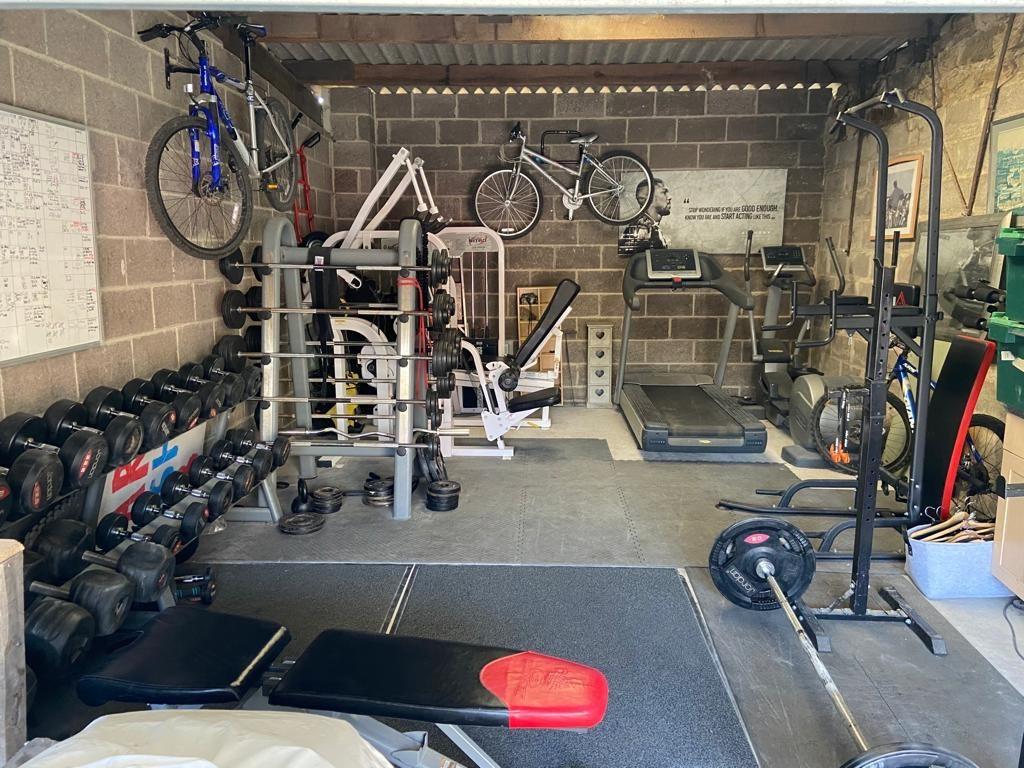 Garage/gym