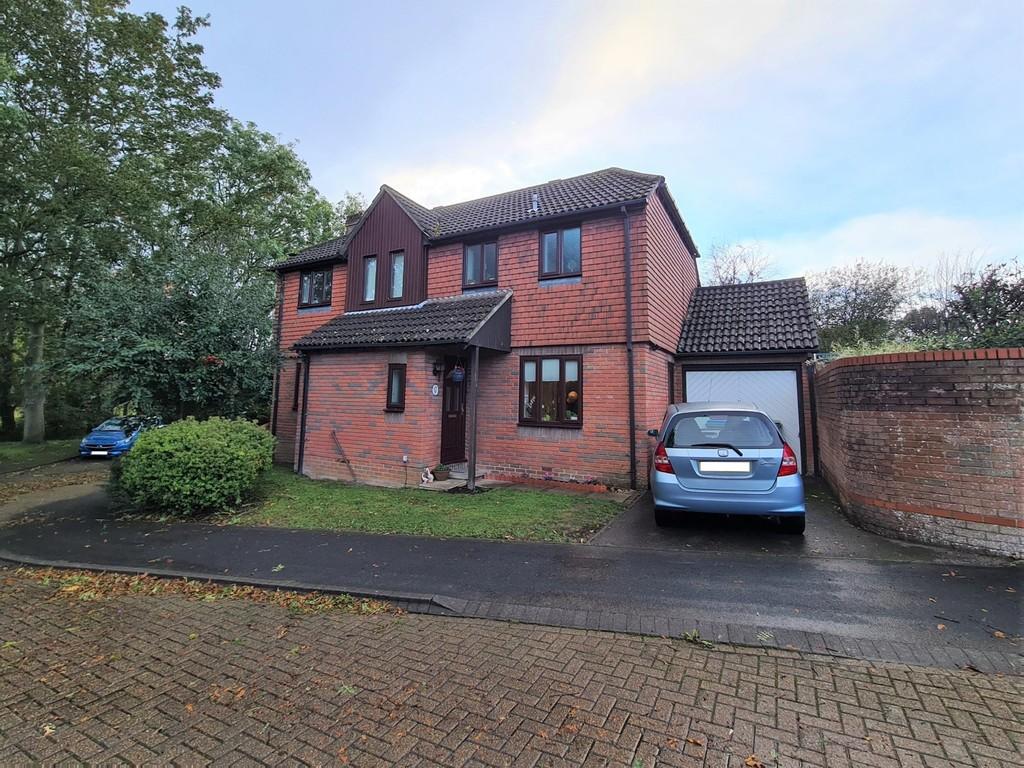 Belfry Walk, Titchfield Common 4 bed detached house £440,000