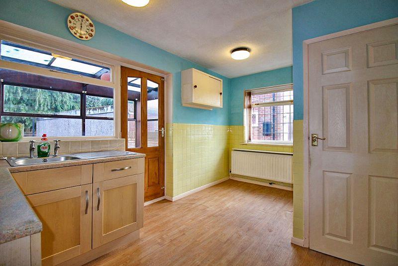 Grovelands Crescent, Wolverhampton 3 bed semidetached house £179,950