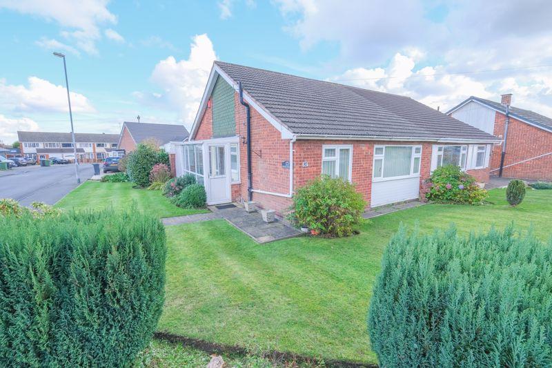 Lilac Avenue, Streetly, Sutton... 2 bed semidetached bungalow £280,000