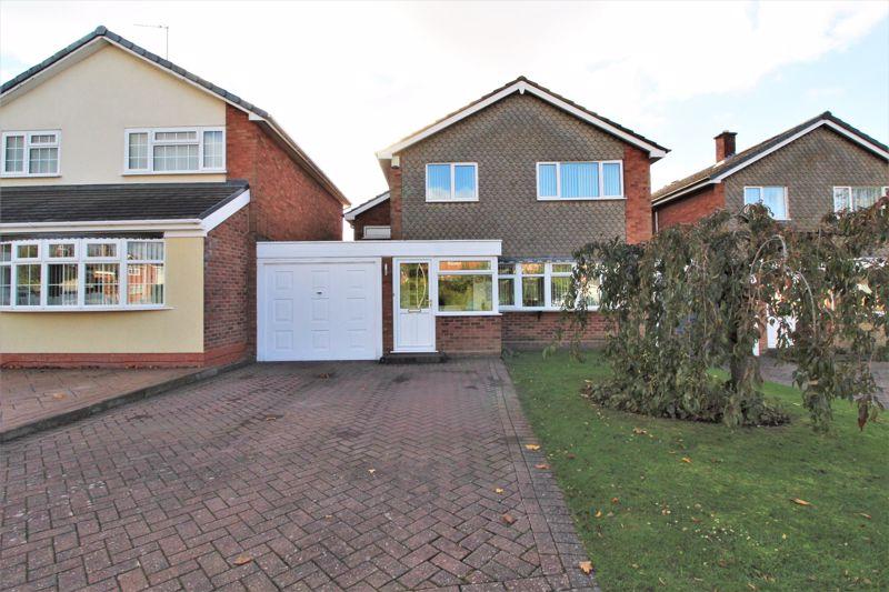Kingshayes Road, Aldridge, WS9 8RT 3 bed detached house £350,000