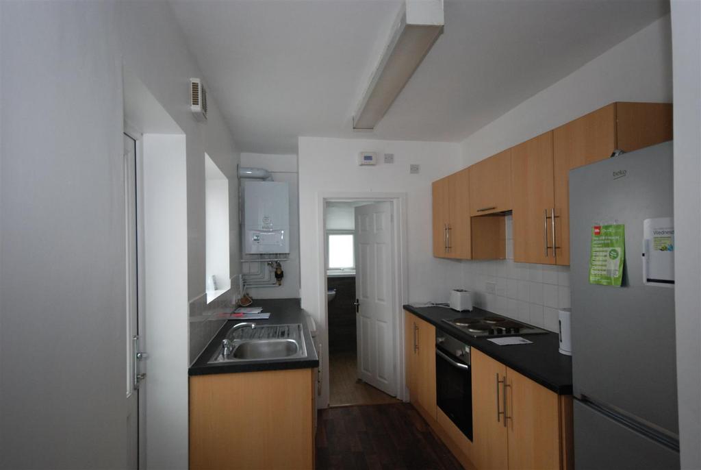 Telephone Road, Southsea, Portsmouth 5 bed terraced house £2,375 pcm