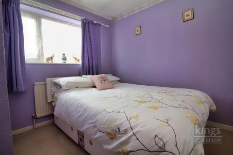 47 Peacocks, Harlow, CM19 5NY