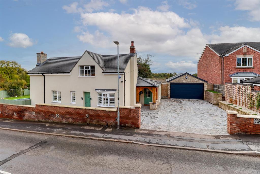 Mill Lane, Heather 3 bed detached house £499,995