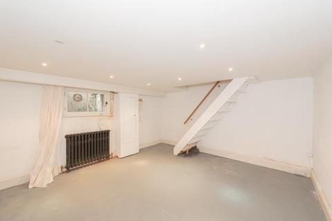 9 Worple Road, Epsom, KT18 5EW