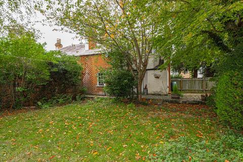 9 Worple Road, Epsom, KT18 5EW