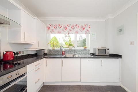 3 Marneys Close, Epsom, KT18 7HR
