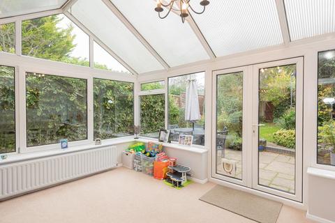 3 Marneys Close, Epsom, KT18 7HR