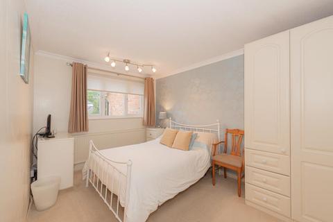 3 Marneys Close, Epsom, KT18 7HR