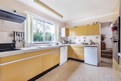 2 Coplestons, Trull, Taunton, TA3 7LP