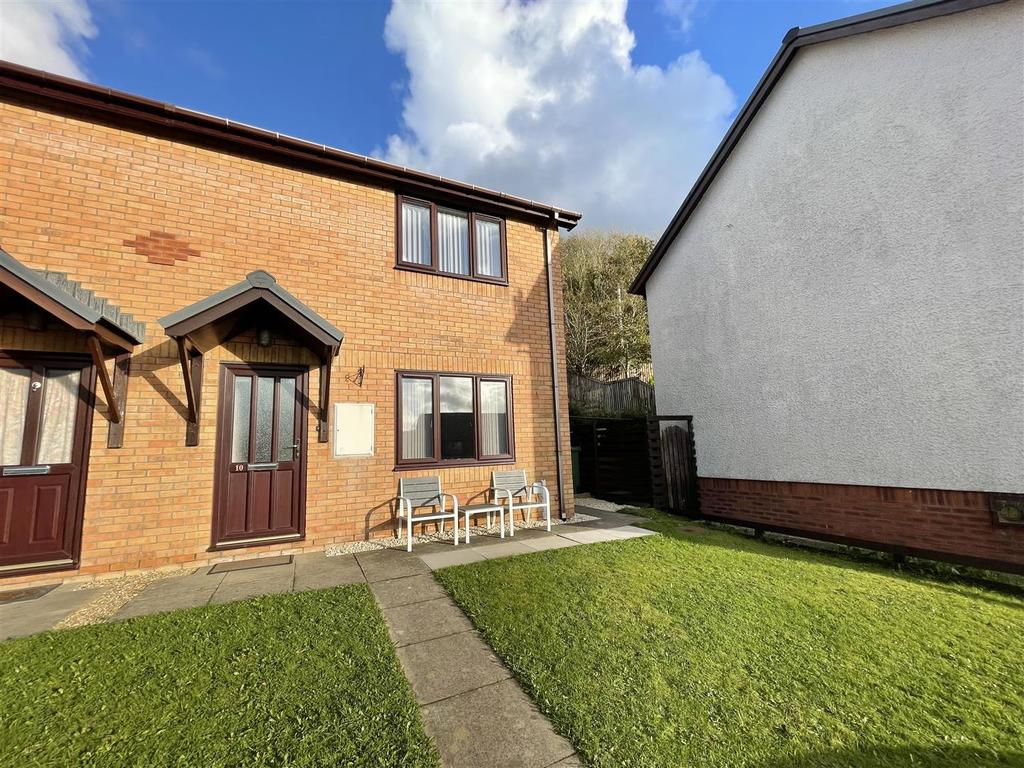 Maes Crugiau, Rhydyfelin, Aberystwyth 2 bed semidetached house £185,000