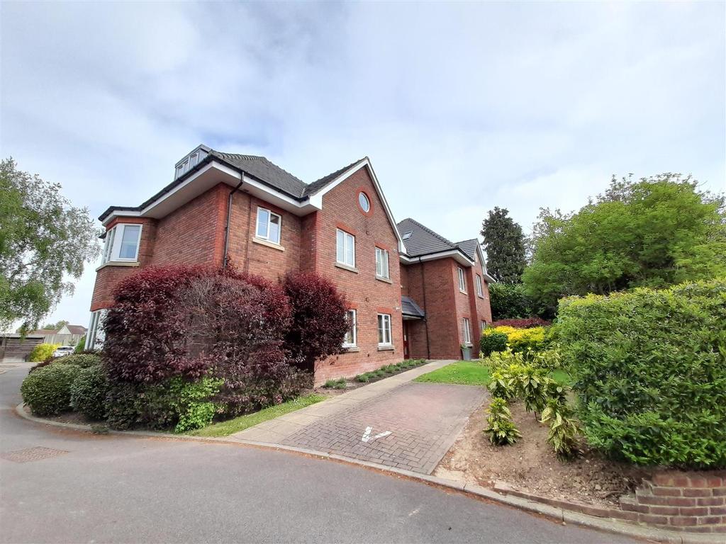 Church Lane, Eastergate, Chichester 1 bed apartment £205,000