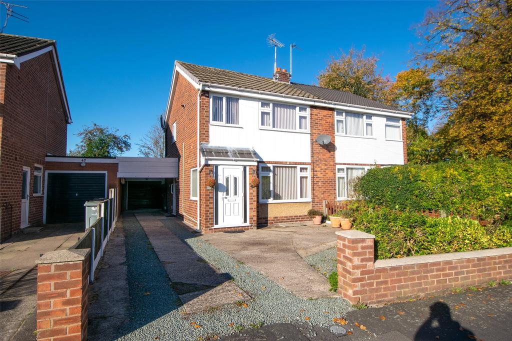 Long Lane, Middlewich 3 bed semidetached house £182,500