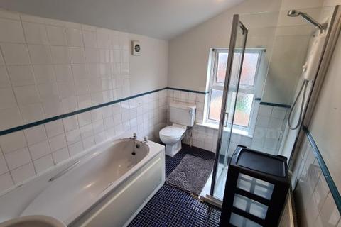 3 bedroom house share to rent - Brook Street