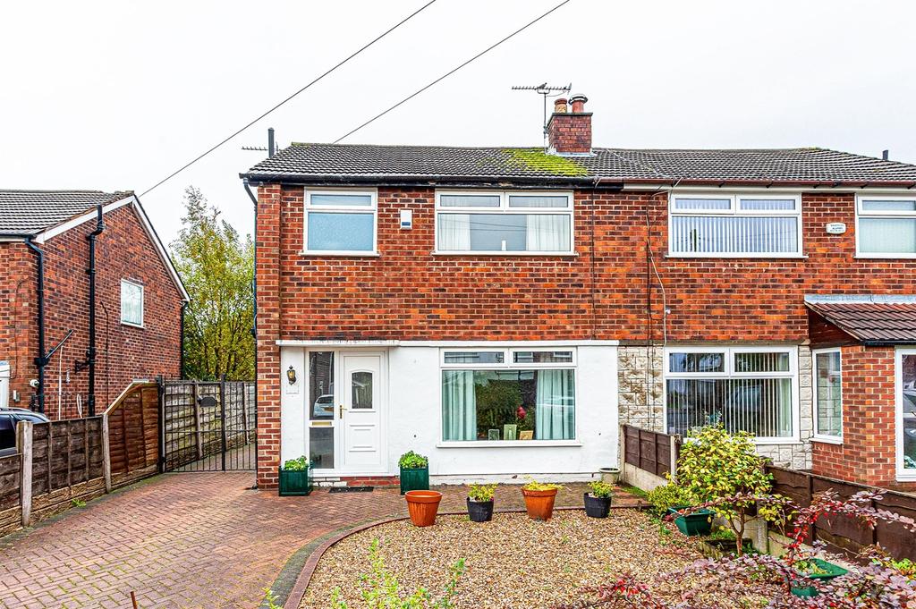 Ennerdale Road, Partington... 3 bed semidetached house £220,000