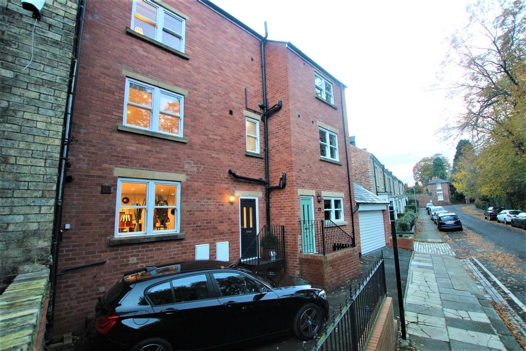Harewood Terrace, Darlington 2 bed townhouse £180,000