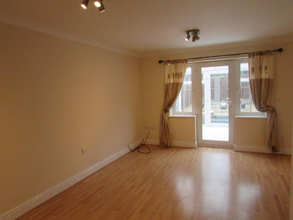 Weaver Court, Sutton Coldfield, West Midlands 2 bed terraced house £