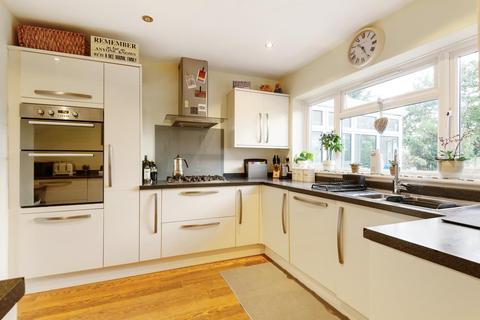 4 Clappers Orchard, Alfold, Cranleigh, GU6 8HQ