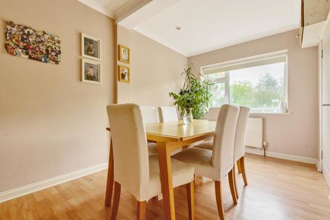 4 Clappers Orchard, Alfold, Cranleigh, GU6 8HQ
