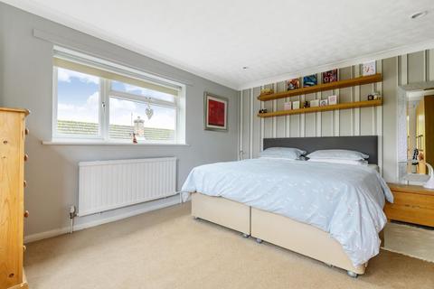 4 Clappers Orchard, Alfold, Cranleigh, GU6 8HQ