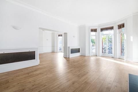 undefined, Drayton Gardens, Chelsea SW10
