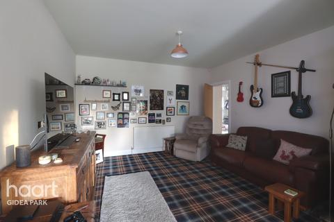 28 Park Drive, Romford, RM1 4LH