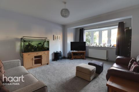 28 Park Drive, Romford, RM1 4LH