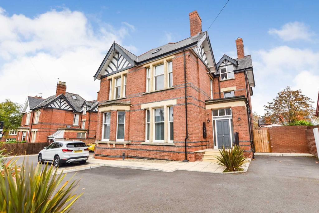 Eldorado Road, Cheltenham, Gloucestershire 2 bed apartment £399,950