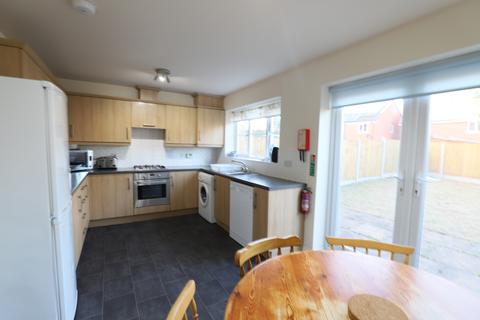5 bedroom townhouse to rent - Gadwall Croft, Milners Green, Newcastle-under-Lyme, ST5