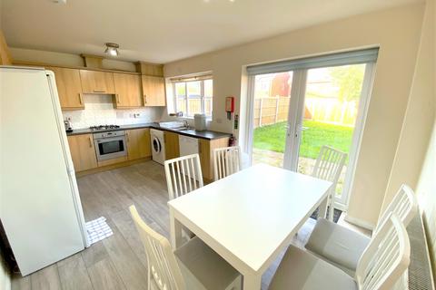 5 bedroom townhouse to rent, Gadwall Croft, Milners Green, Newcastle-under-Lyme, ST5