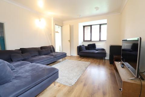 5 bedroom flat to rent - Thistleberry Ave, Newcastle-under-Lyme, ST5