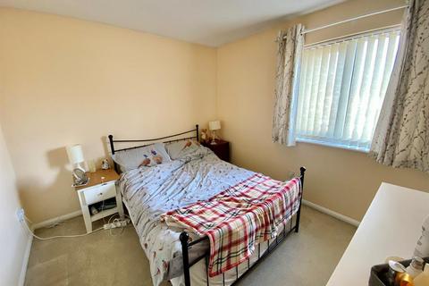 13 Addymore, Cam, Dursley, GL11 5UY