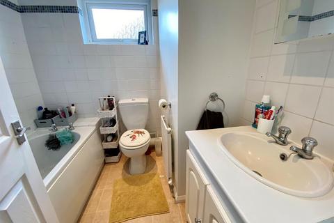 13 Addymore, Cam, Dursley, GL11 5UY