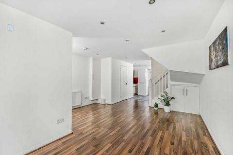60 Edmeston Close, London, E9 5TL