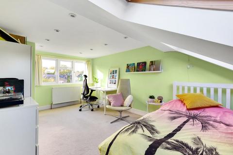 23 Croft Road, Bromley, BR1 4DR