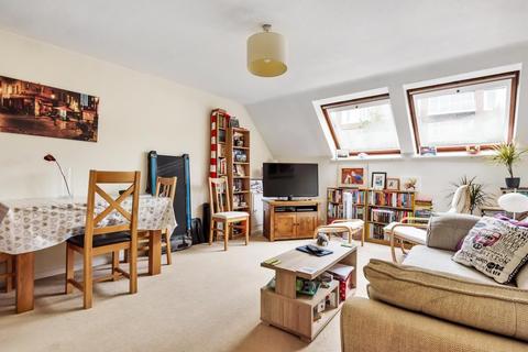 2 bedroom flat for sale - Staines-upon-Thames,  Surrey,  TW18
