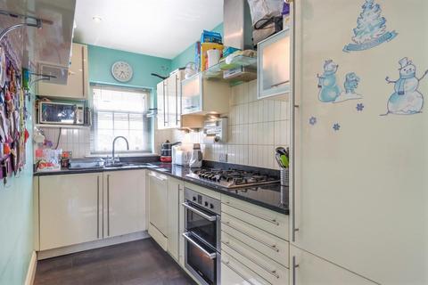 4 Trafalgar Grove, London, SE10 9TB