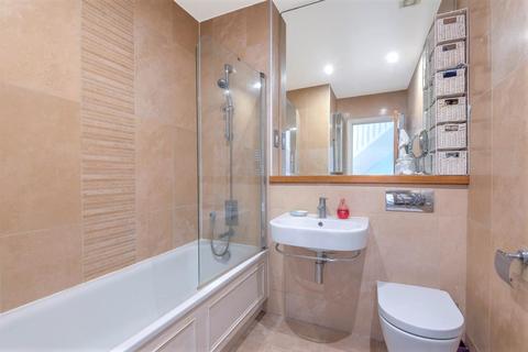 4 Trafalgar Grove, London, SE10 9TB