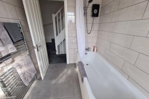 3 bedroom house to rent, Thornville View, Leeds