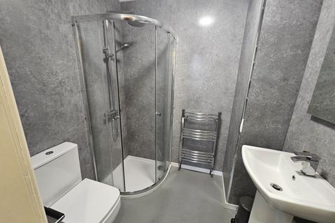 7 bedroom house to rent, Lucas Place, Leeds
