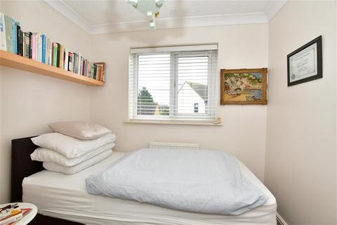 35 Regent Gardens, Ilford, IG3 8UL