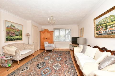 35 Regent Gardens, Ilford, IG3 8UL