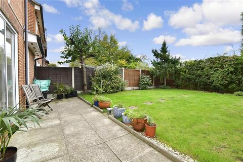 35 Regent Gardens, Ilford, IG3 8UL