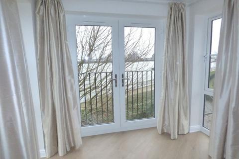 2 bedroom flat to rent, Riverhope Mansions, Harlinger Street, London