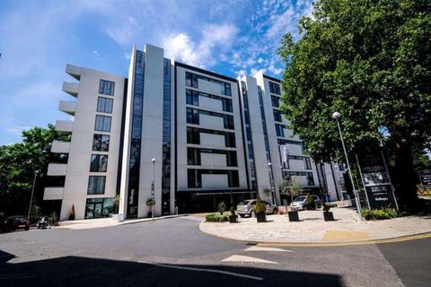 2 bedroom apartment to rent, Colonial Drive, Chiswick