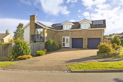5 bedroom detached house for sale - Eridge Gardens, Crowborough, East Sussex