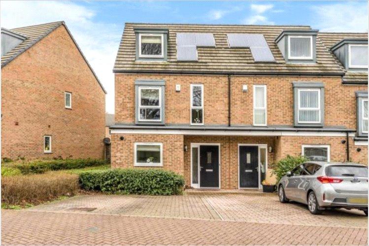 Rye Crescent, Orpington, Kent, BR5 3 bed end of terrace house £1,650