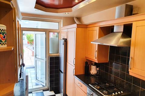 8 Southland Way, Hounslow, TW3 2RH