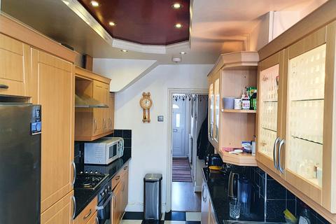 8 Southland Way, Hounslow, TW3 2RH