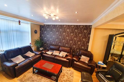 8 Southland Way, Hounslow, TW3 2RH